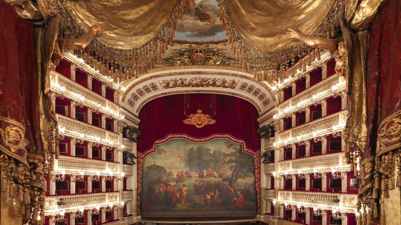 Cos'è successo al Teatro San Carlo di Napoli?