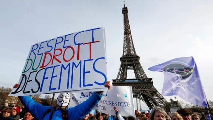 Francia, aborto nuovo diritto in Costituzione?