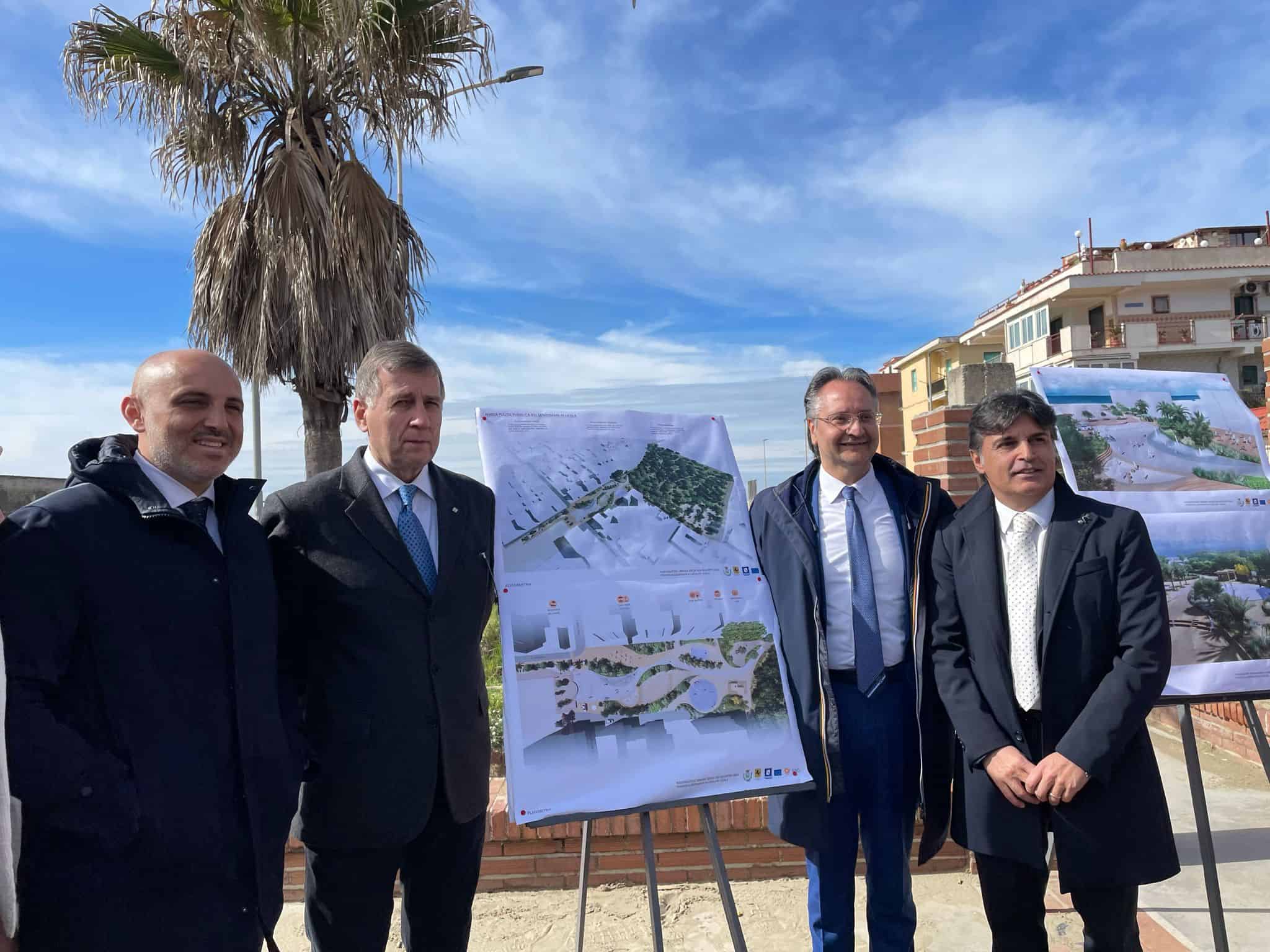 Piazza Cristoforo Colombo: la riqualificazione di Licola mare parte da qui