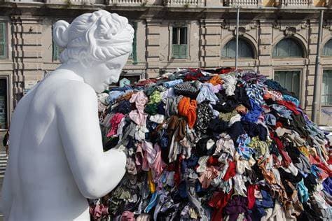 La resilienza della Venere degli stracci a Napoli