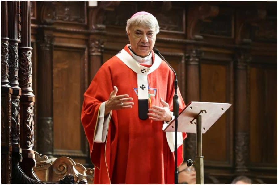 Pro Vita & Famiglia richiama don Mimmo Battaglia: no agli incontri LGBT in chiesa