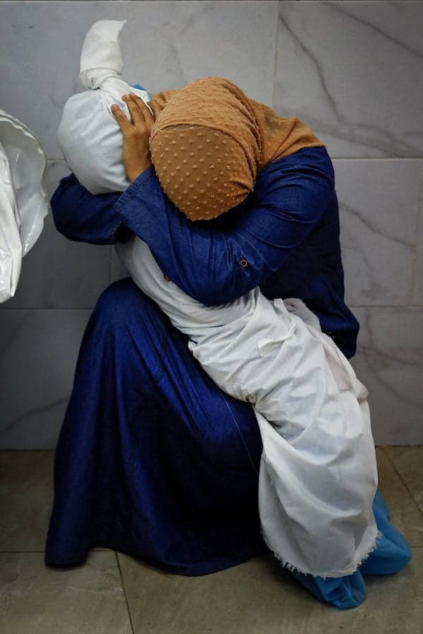 La pietà di Gaza vincitrice del World Press Photo 2024
