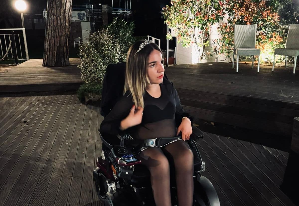 INTERVISTA. Sara, ragazza con disabilità in Erasmus a Madrid: "Qui avanzati sull'accessibilità per persone come me"