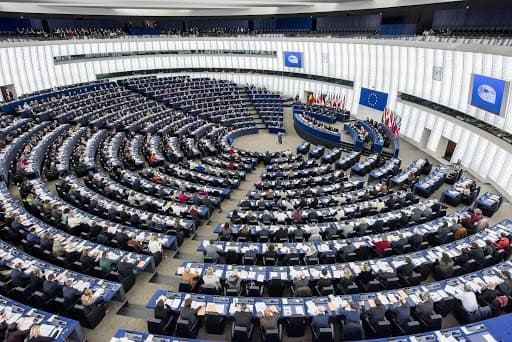 Arriva il kit di sopravvivenza: l'UE prepara i cittadini alla guerra