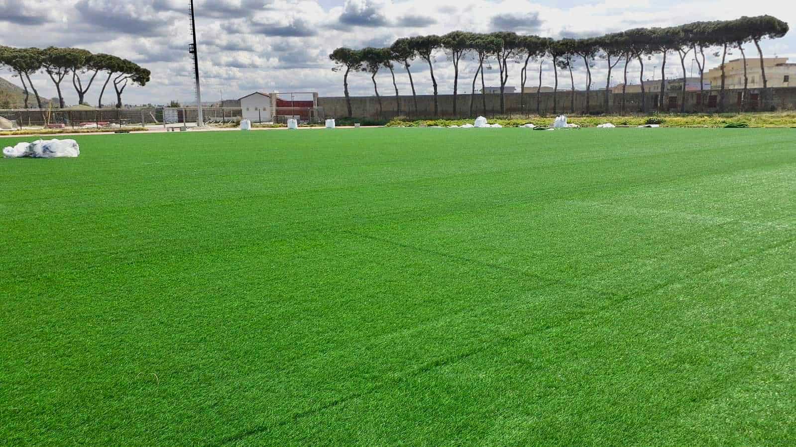 Le ombre sullo Stadio Comunale di Mondragone