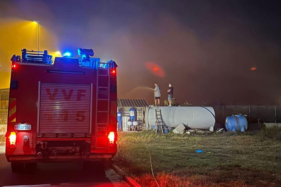 Incendio ai campi della cooperativa Terra Felix: è atto intimidatorio