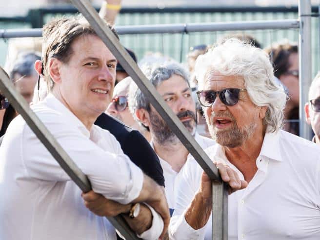 Conte licenzia Grillo, rivoluzione avviata nel M5S