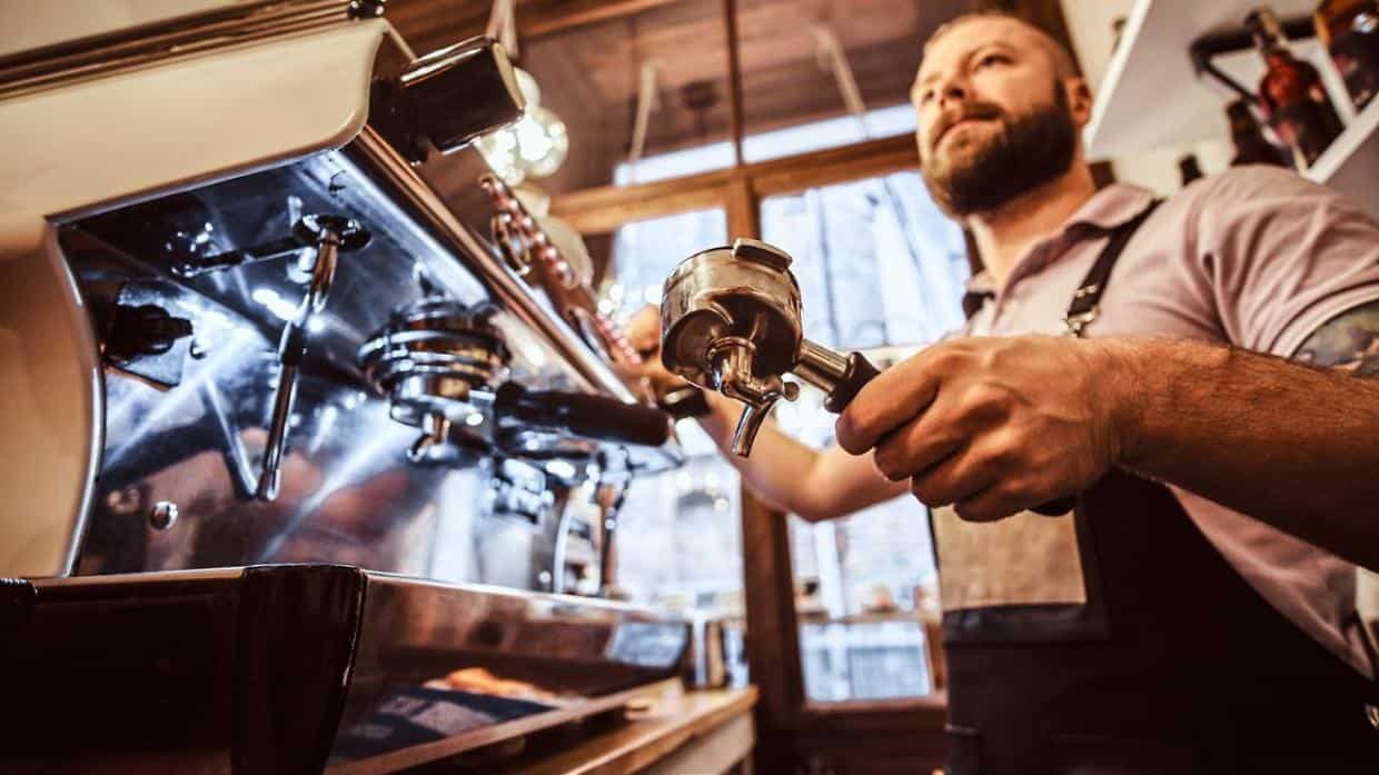 Il prezzo del caffè salirà presto a due euro