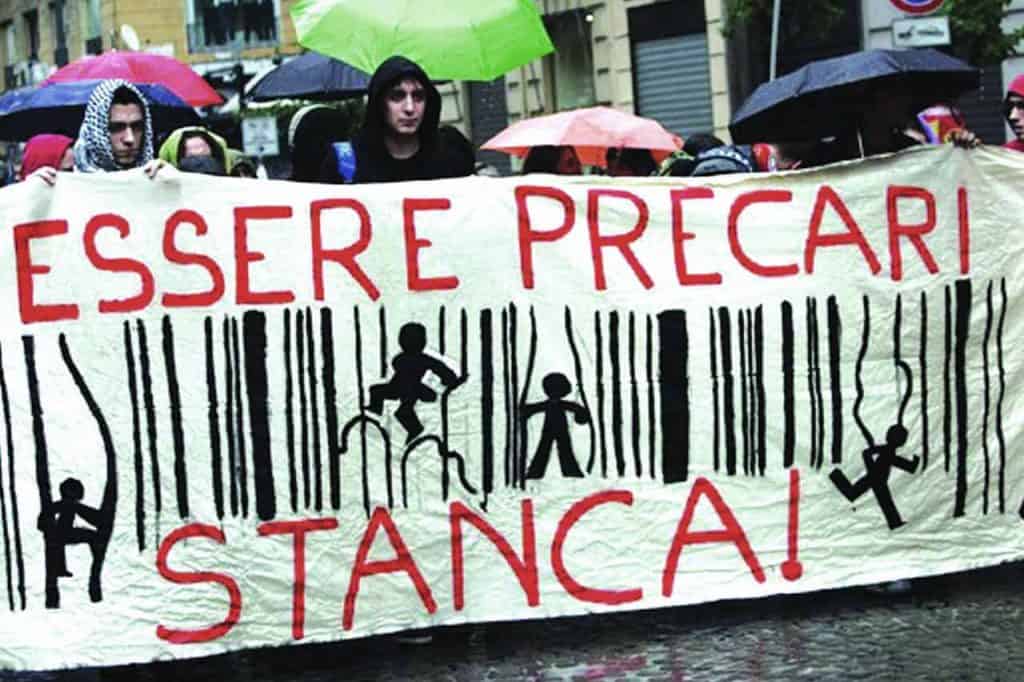 La precarietà dei docenti fa comodo allo Stato