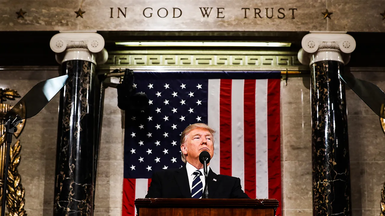 Trump e la sua fondamentale guerra alle cannucce di carta