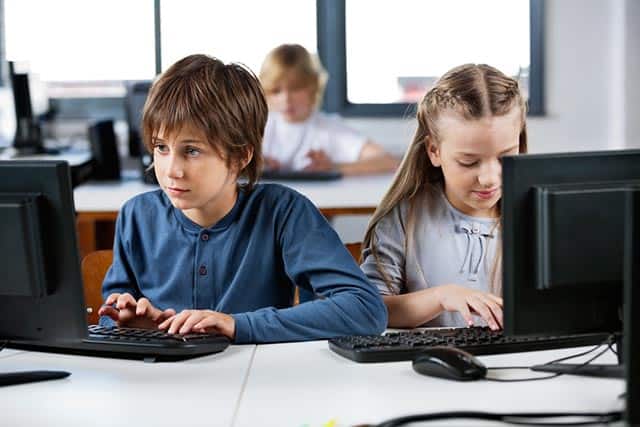 Gli stereotipi di genere cominciano dall'infanzia: cosa dice lo studio