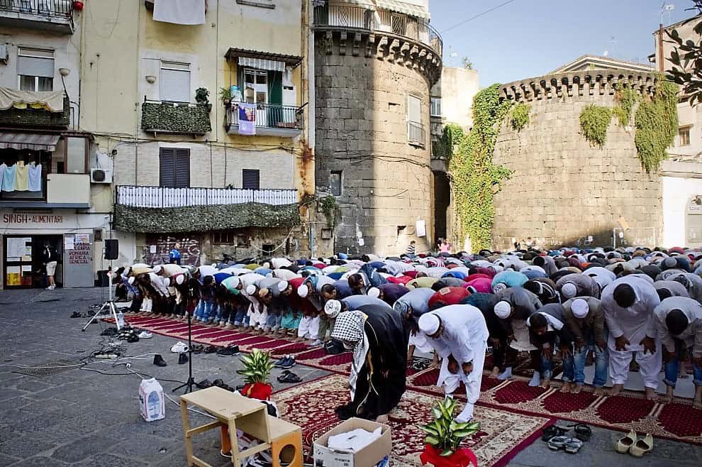 Ridefinire i confini: la mescolanza religiosa a Napoli