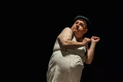 Fantozzi al teatro Bellini: la commedia brillante