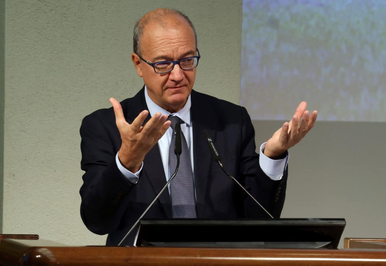 Valditara riforma l'istruzione: torna il latino alle medie