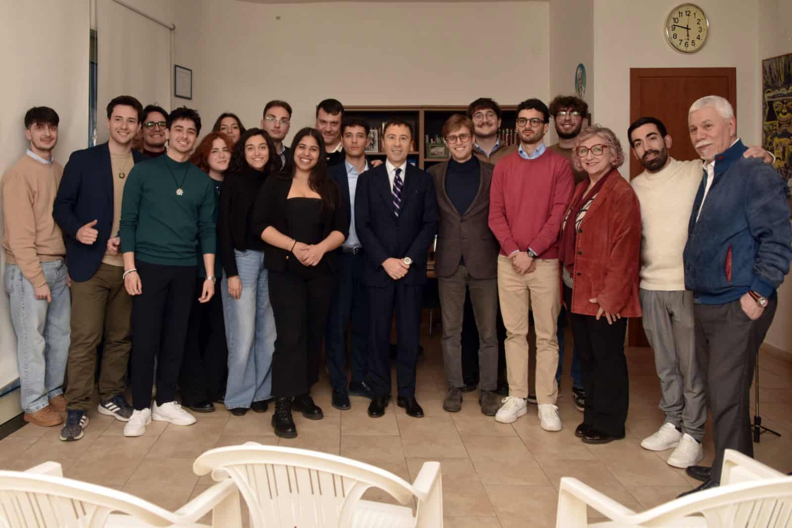 Italo Bocchino in visita da Informare: "Perché l'Italia è di destra"