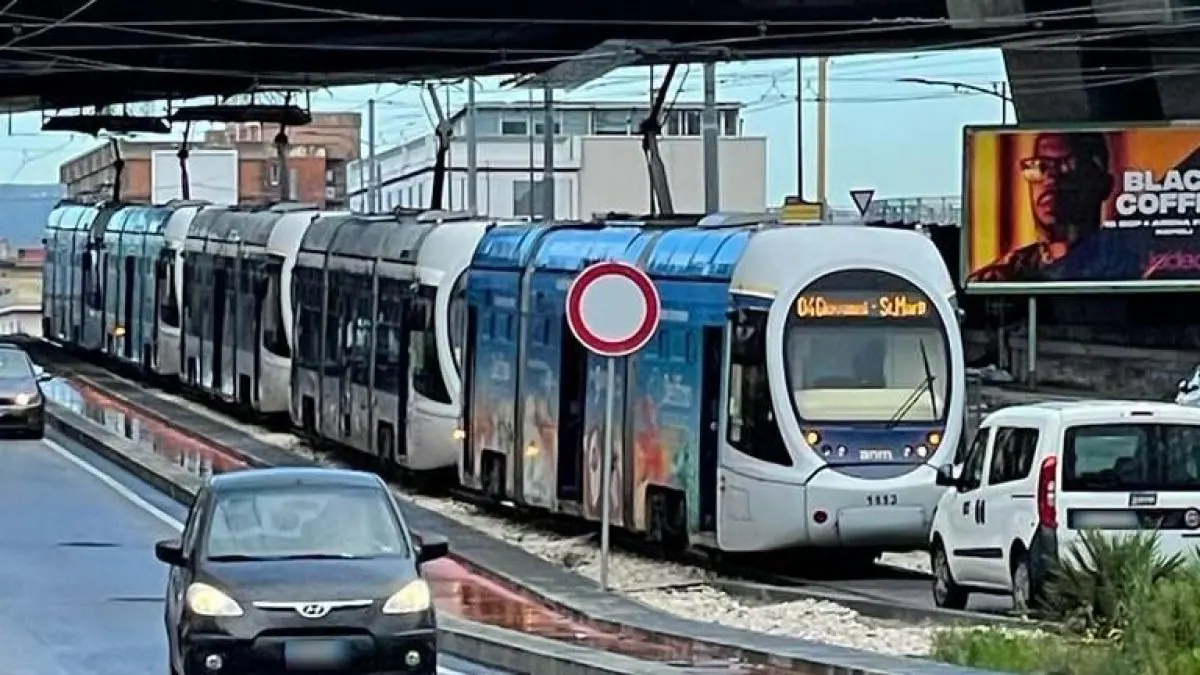 Napoli: torna il tram a piazza Sannazaro