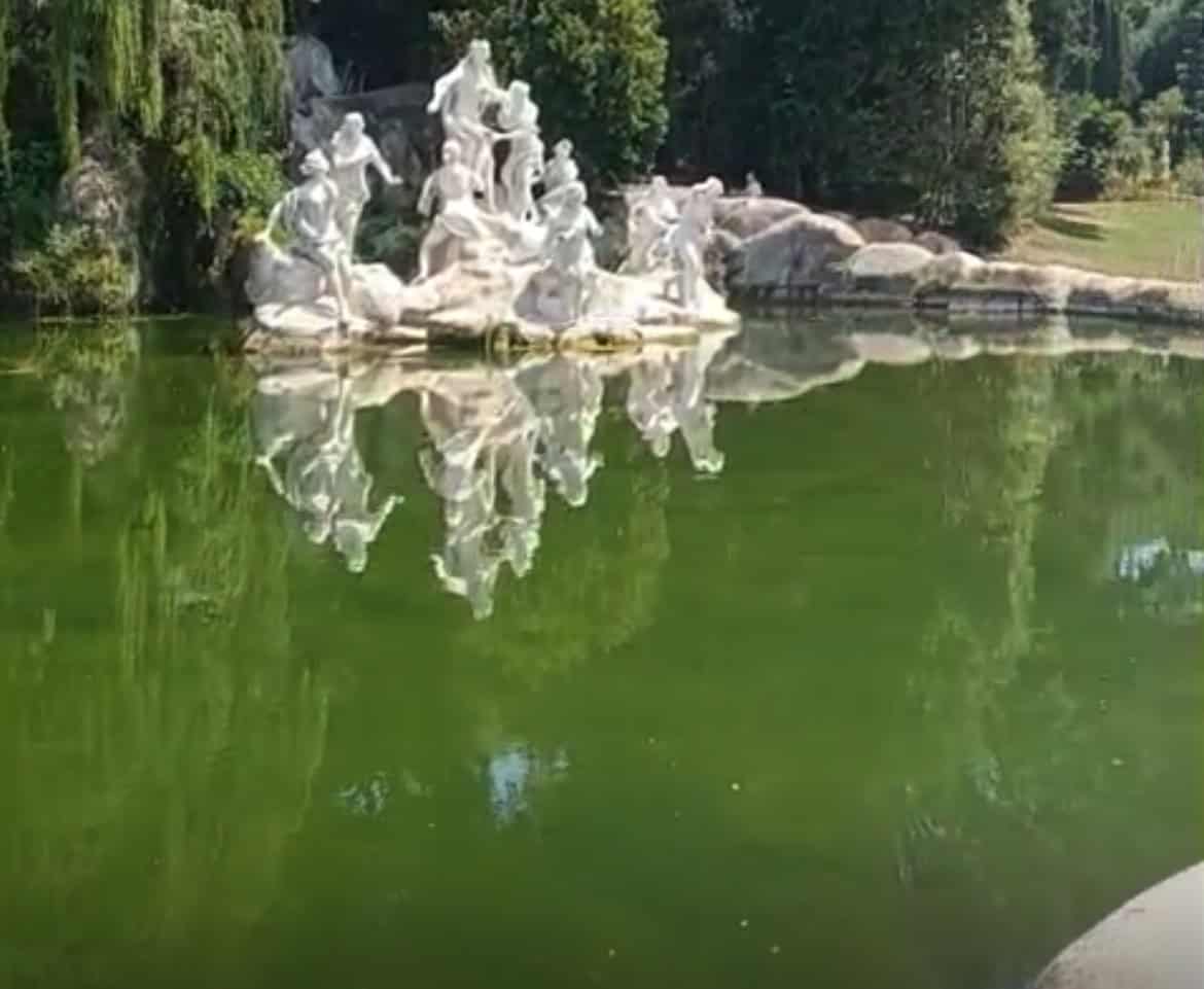 Cosa sta succedendo alla Via dell'Acqua della Reggia di Caserta?