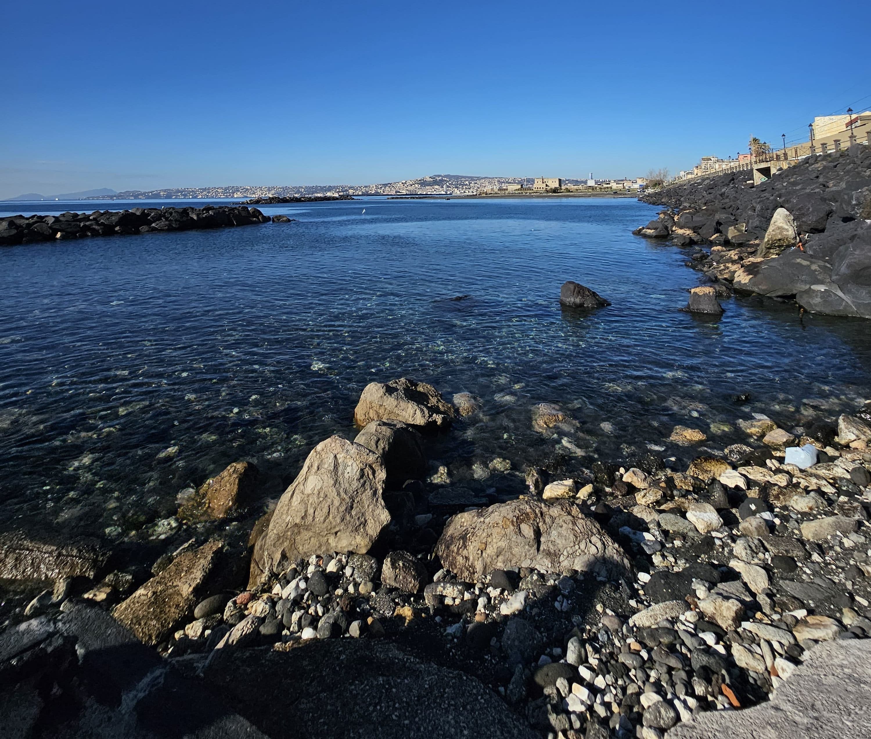 La rinascita del litorale di Napoli Est: "Mare balneabile entro l'estate"