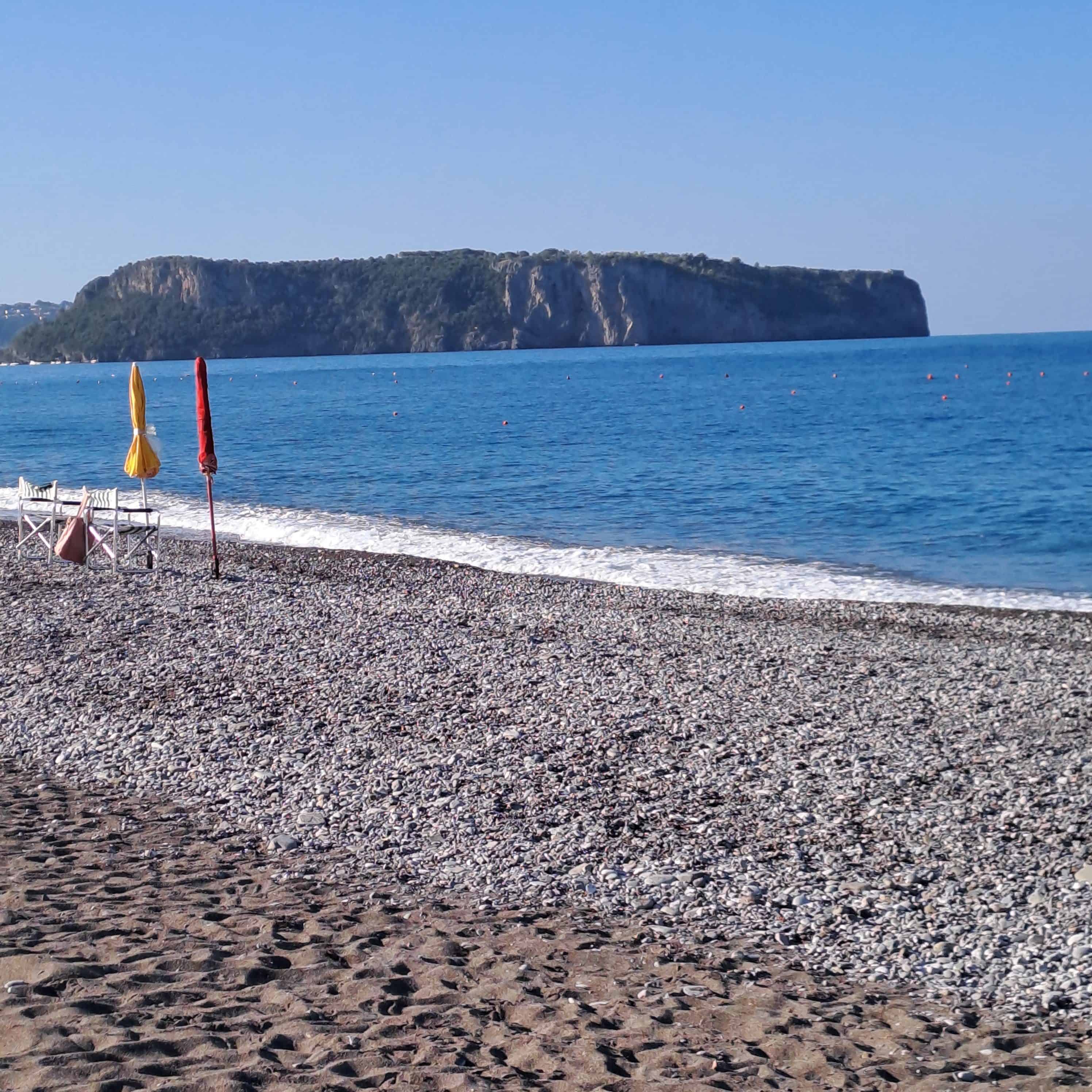 Praia a Mare boom di presenze di turisti napoletani