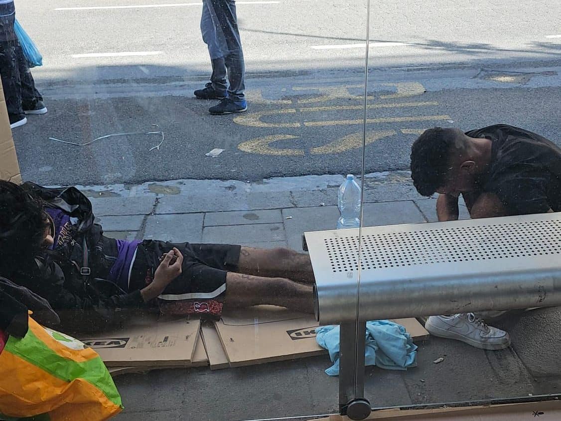 indifferenza napoli