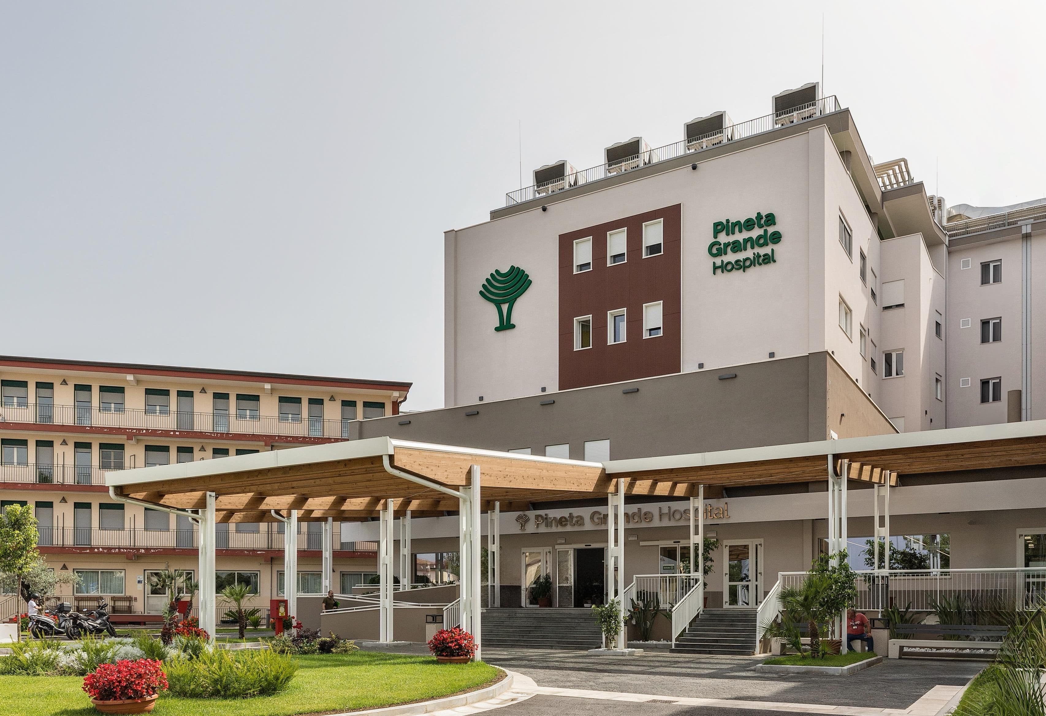 Viaggio nel reparto di terapia intensiva neonatale del Pineta Grande Hospital