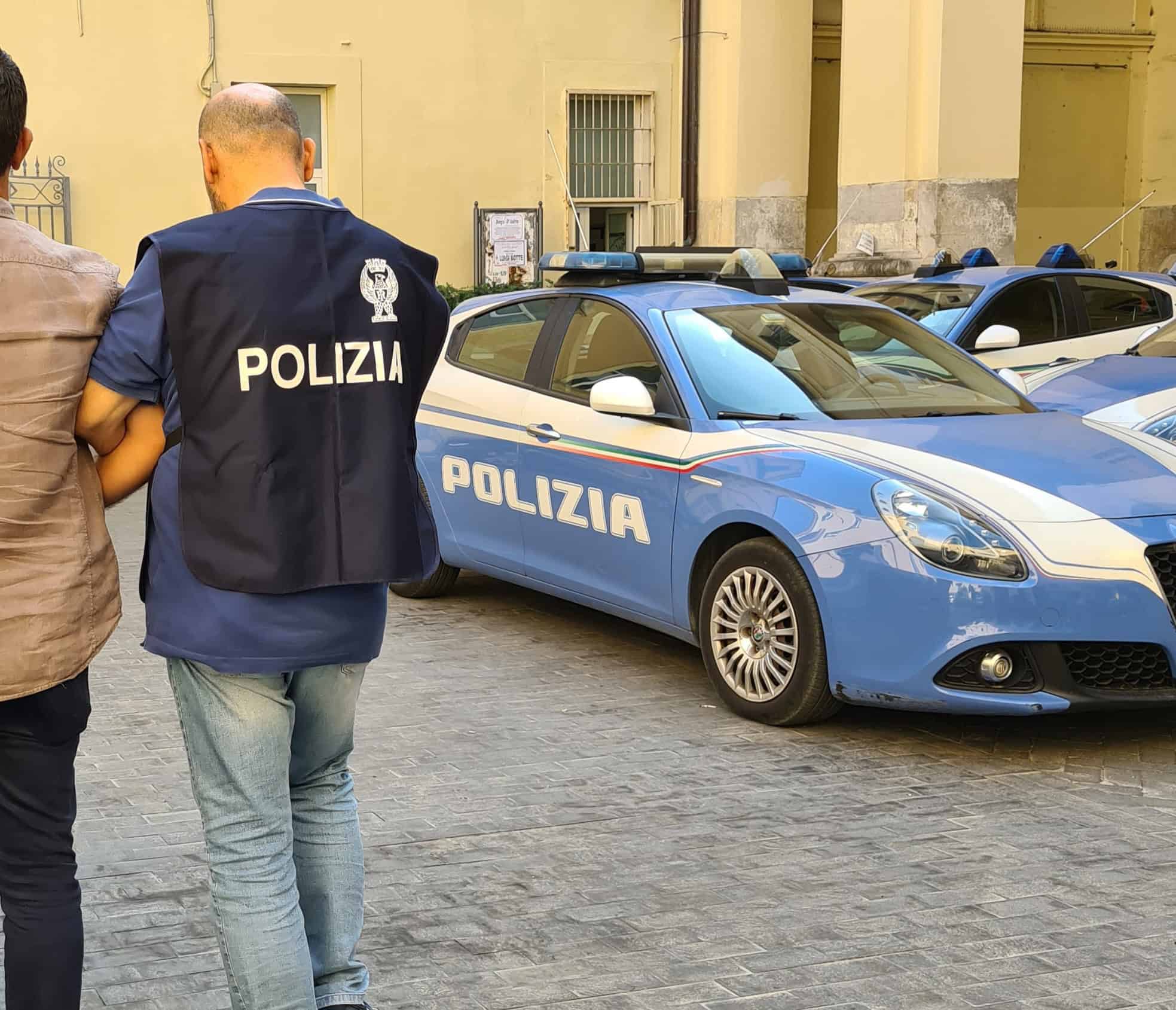 Camorra a Caserta: arrestato Ivo Capone, il “ras” dei neomelodici