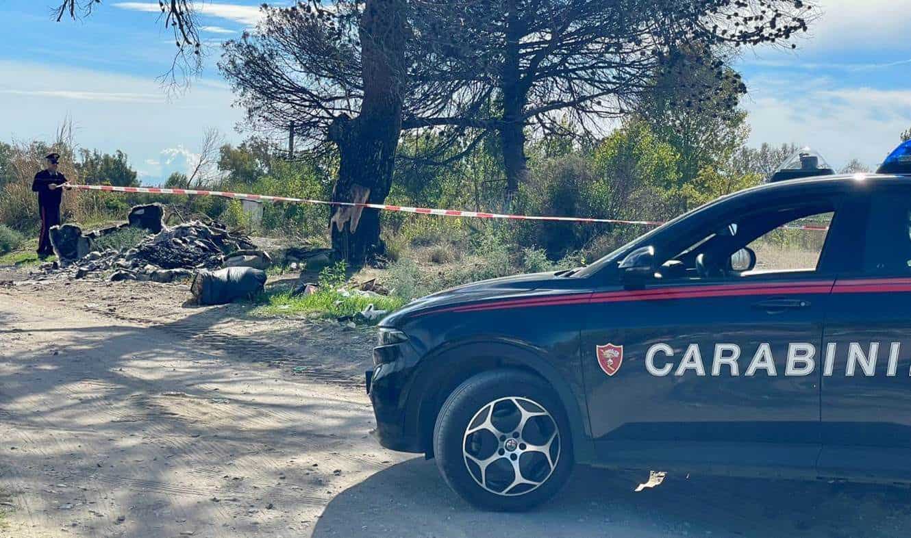 Mondragone, rifiuti pericolosi in viale dei Laghetti: area sequestrata
