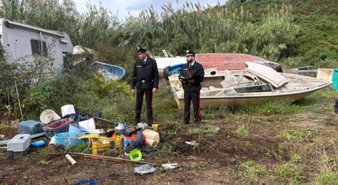 Varcaturo, sequestrata maxi discarica abusiva