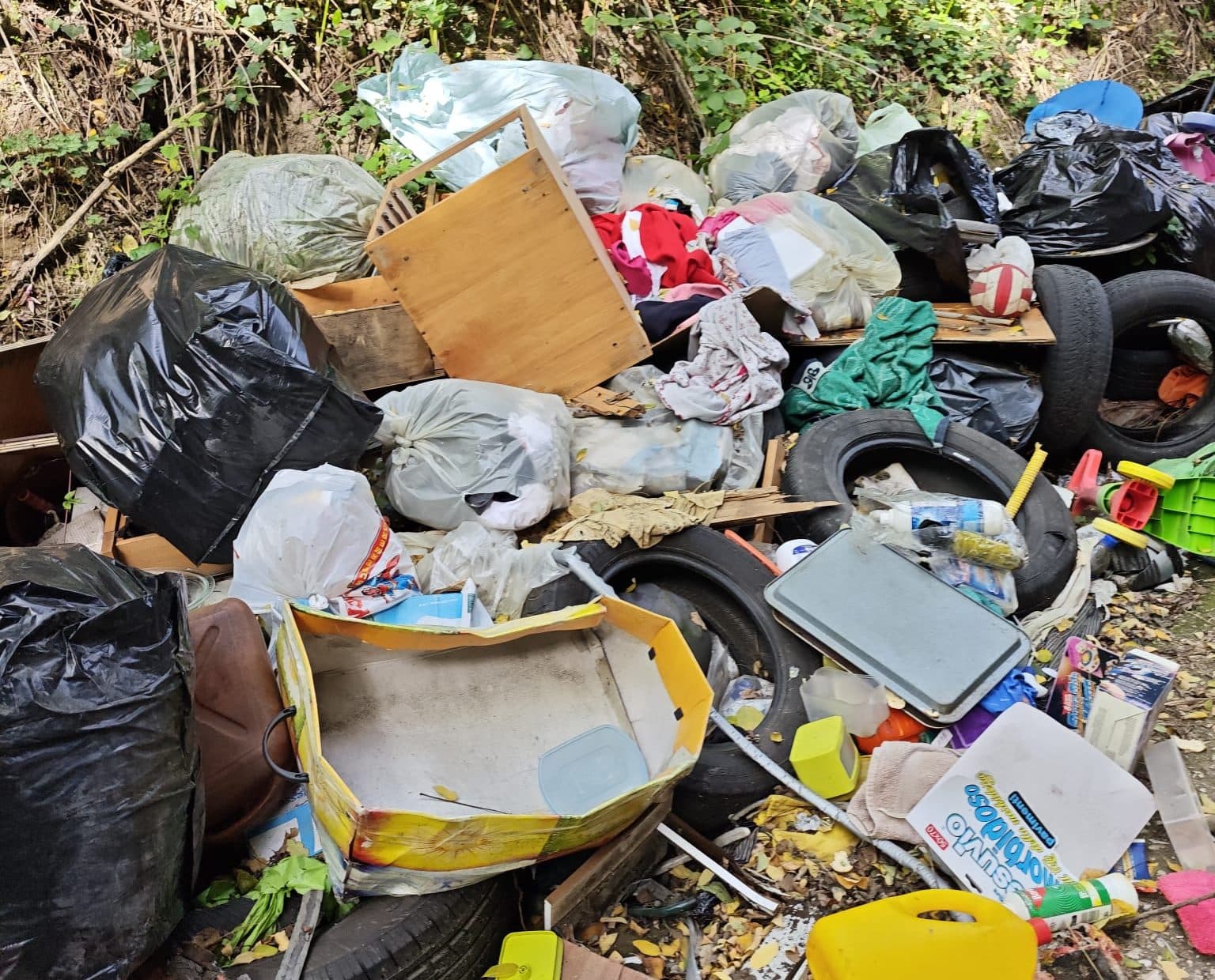 Bomba ecologica tra Marano e Quarto: la denuncia dei Salandra Lovers