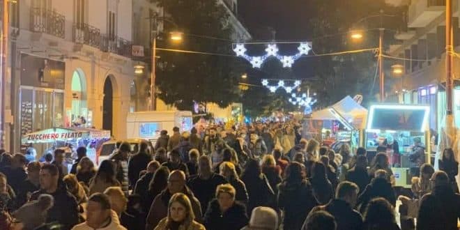 Una notte di vetrine accese: la Notte Bianca di Caserta riparte dal centro storico