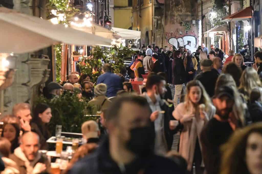 Napoli: stretta sulla movida dopo l'1:30