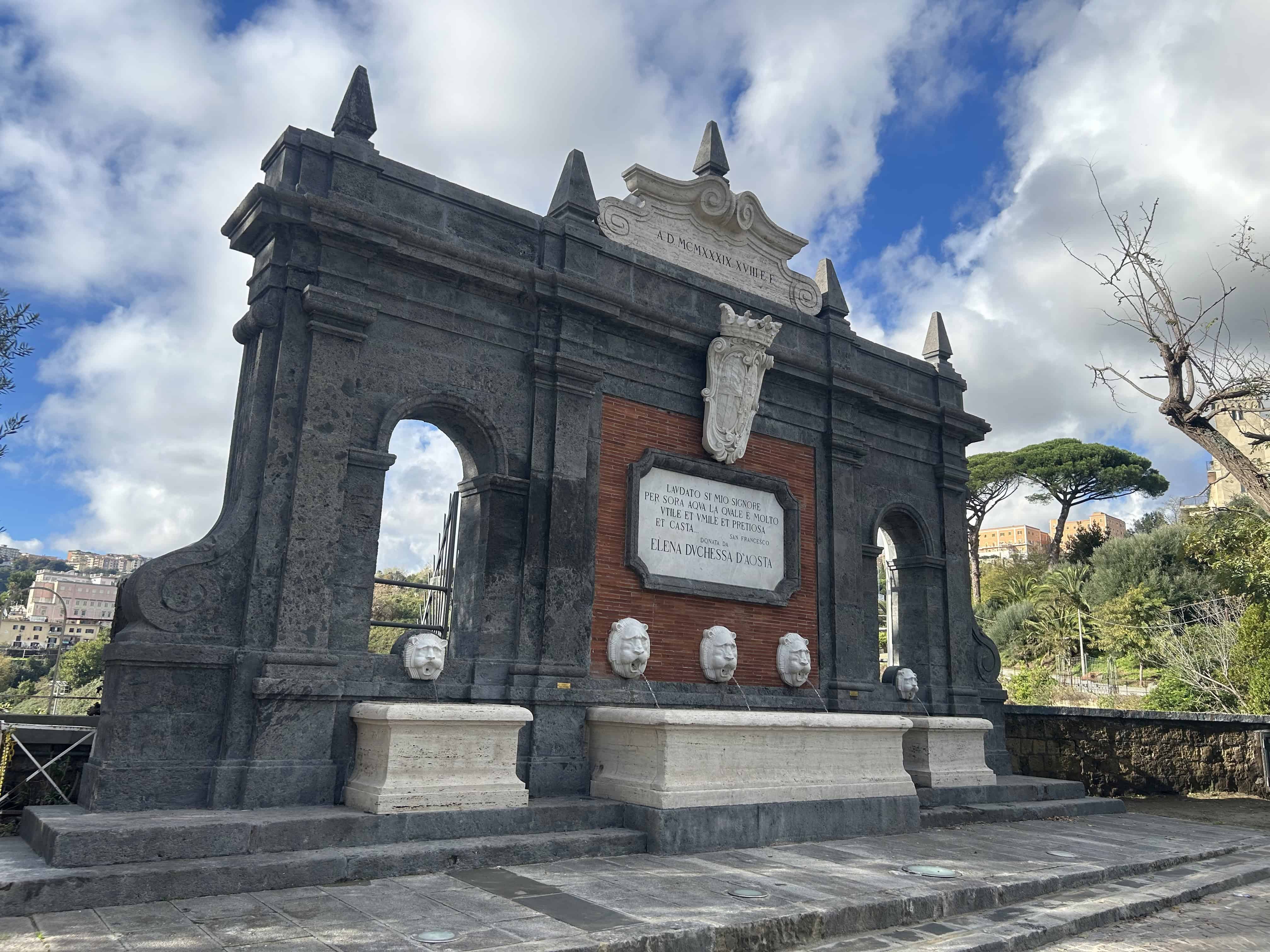 Le fontane di Napoli: un pezzo di storia schiacciato dall'indifferenza di tutti