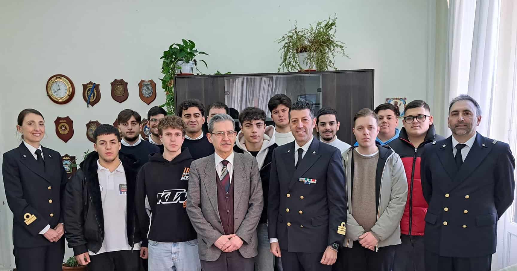 La Capitaneria di Porto di Torre del Greco per la formazione dei giovani