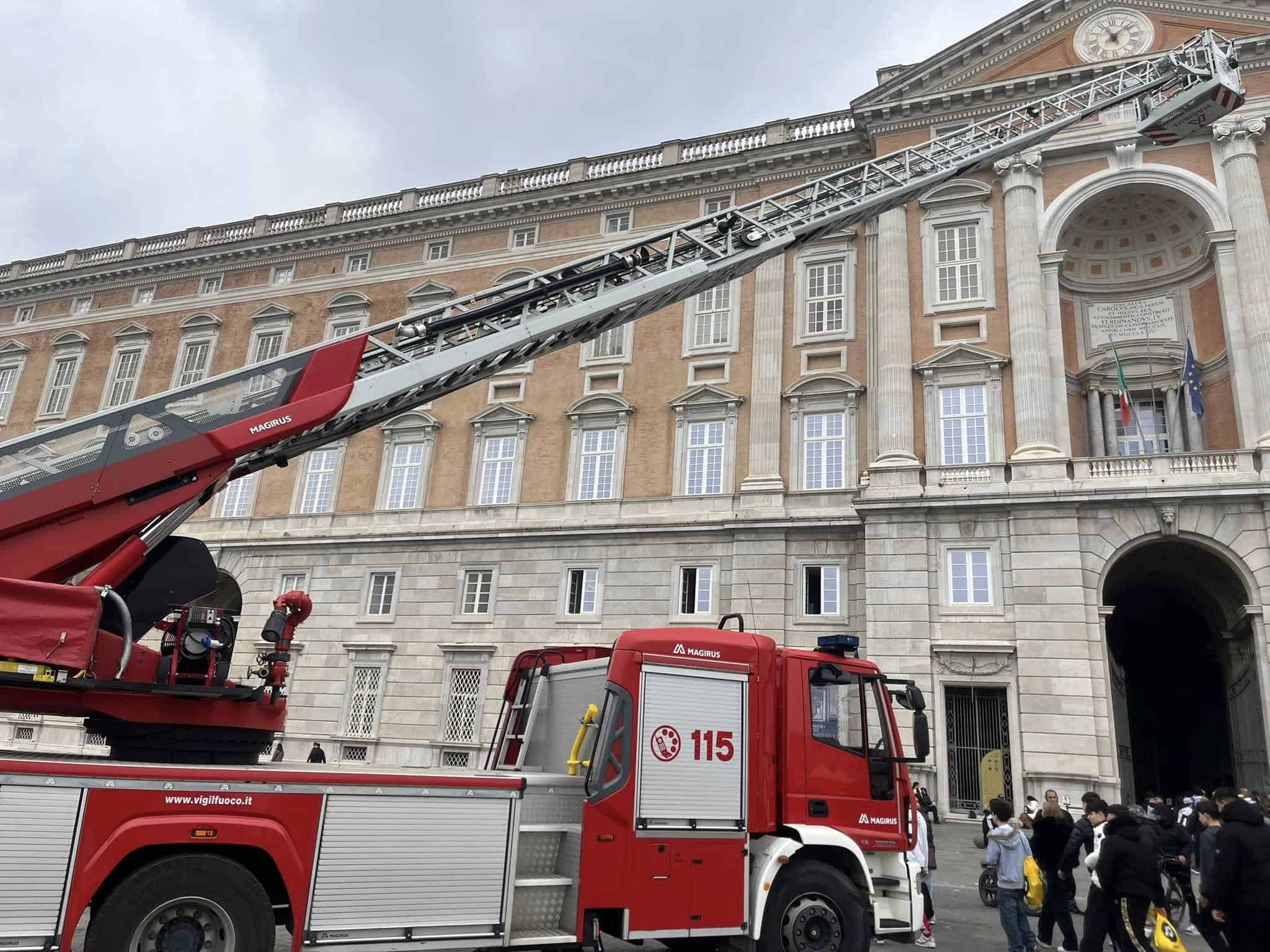 87 anni di servizio: i Vigili del Fuoco protagonisti alla Reggia di Caserta