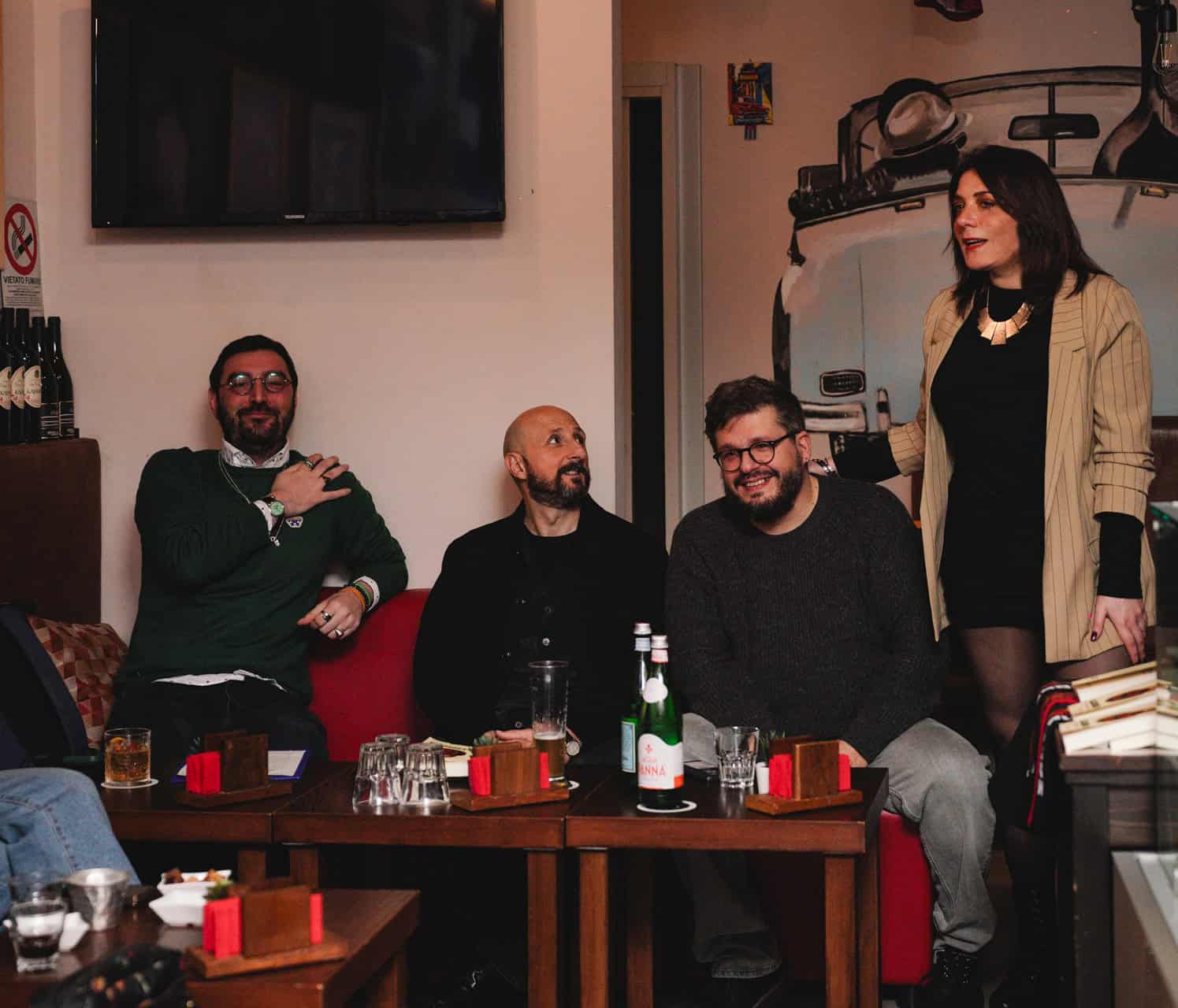 Salernograd, il libro di Vincenzo Santoro presentato allo Shakerclub con i The Averserz