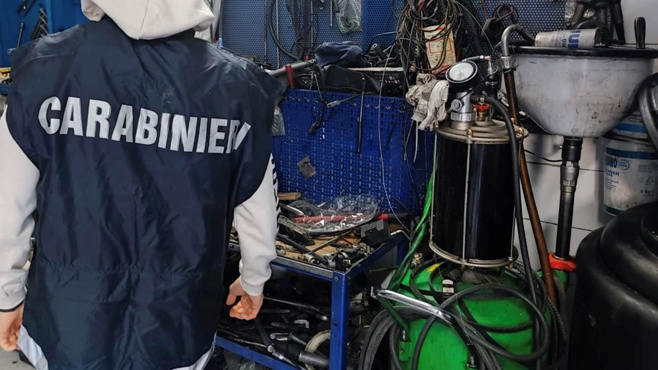 Terra dei Fuochi, arrestato gestore di un'officina abusiva a Casaluce