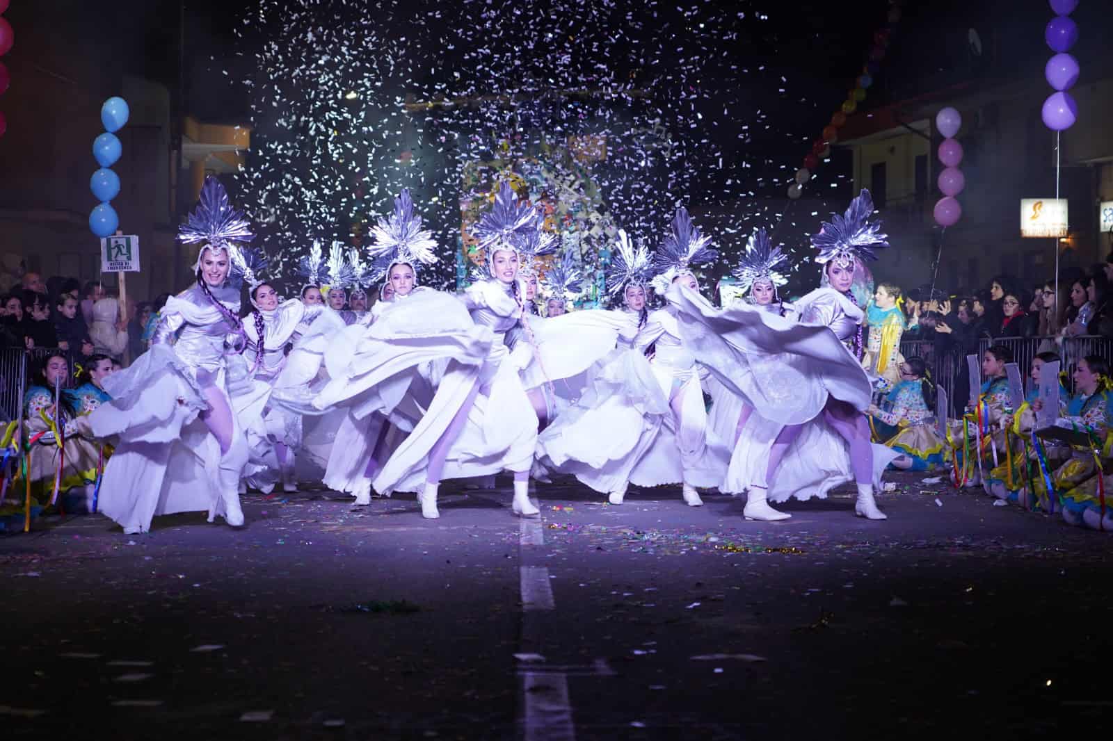 Carnevale a Villa Literno: un paese in festa tra allegoria e realtà