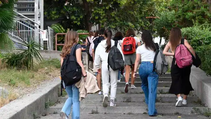 Dispersione scolastica, Napoli in controtendenza: calano i casi negli ultimi anni