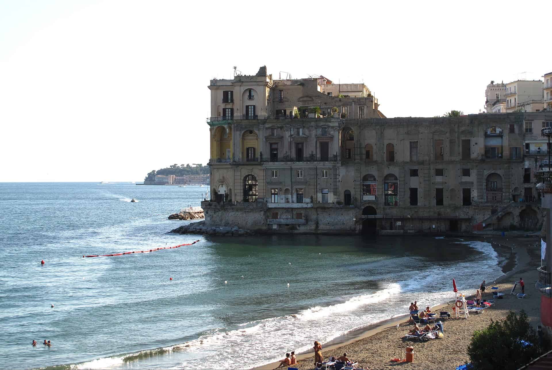 Quest'estate il 40 percento delle spiagge a Posillipo sono libere