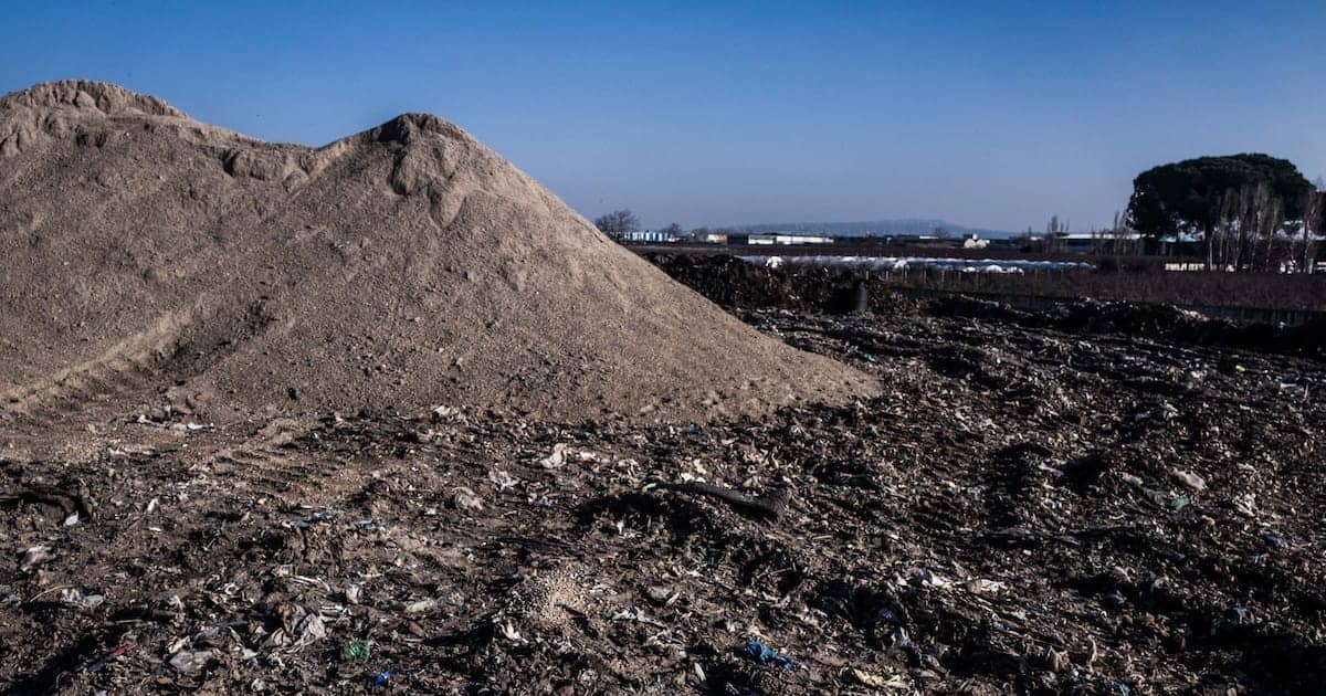 Terra dei Fuochi: via i rifiuti entro luglio, tra realismo e propaganda