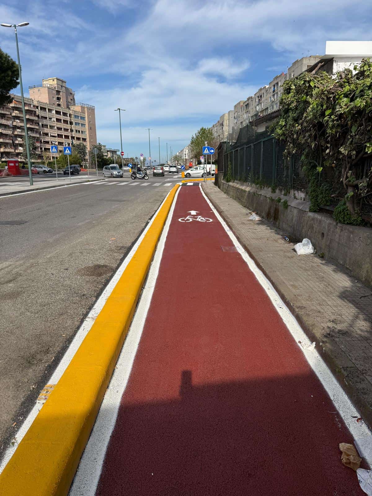 Piste ciclabili a Napoli: i progetti sono ambiziosi, ma quelle esistenti sono in uno stato di abbandono