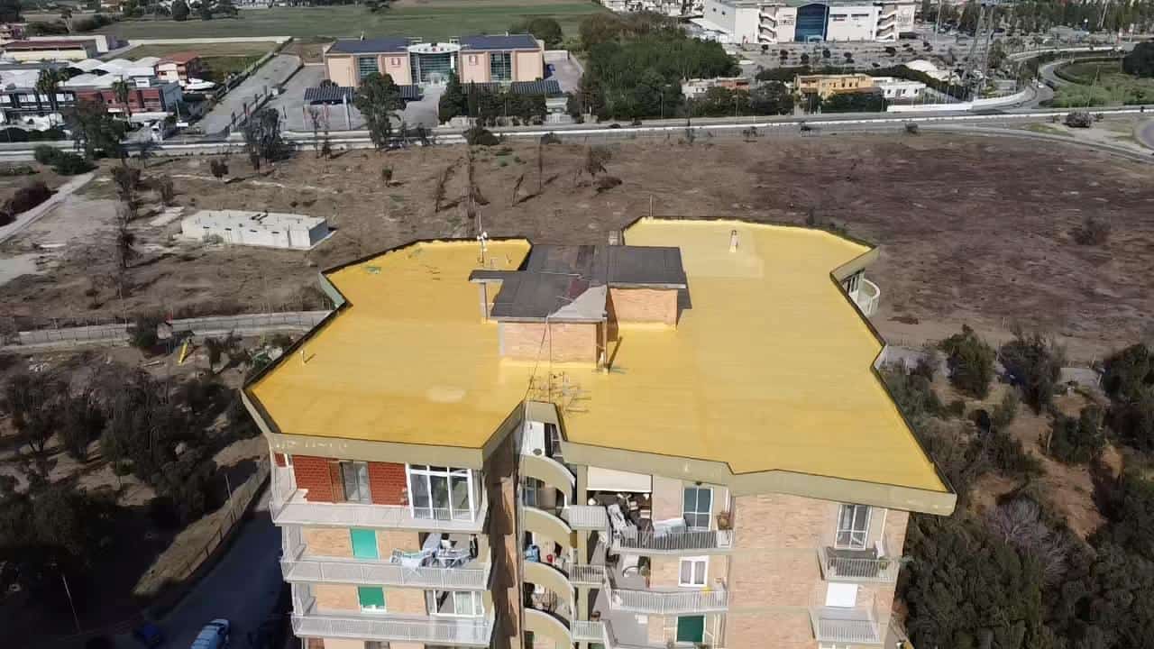 La Torre4 di Pinetamare sperimenta un nuovo intervento al tetto. Ce lo spiega l'amm. Russomando