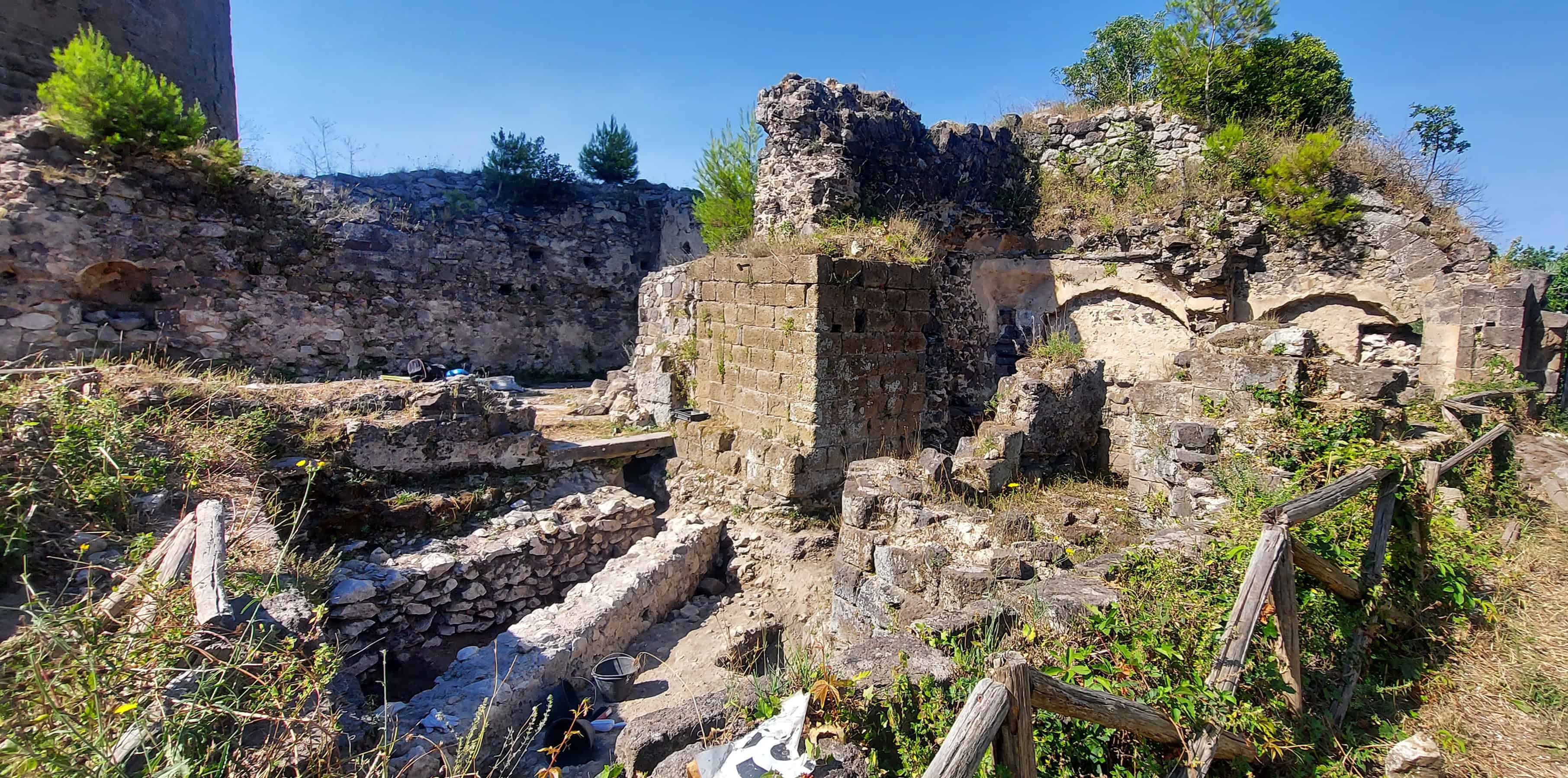 Il castello di Casertavecchia: un gioiello inaccessibile